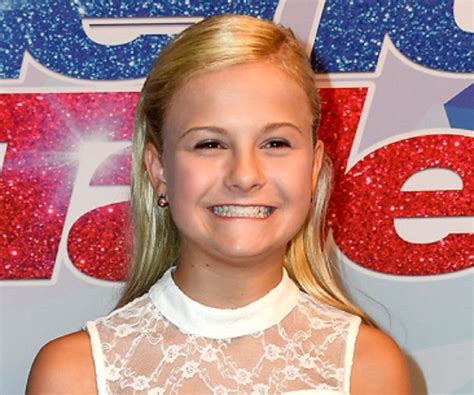 Darci Lynne 2024: dating, net worth, tattoos, smoking & body ...